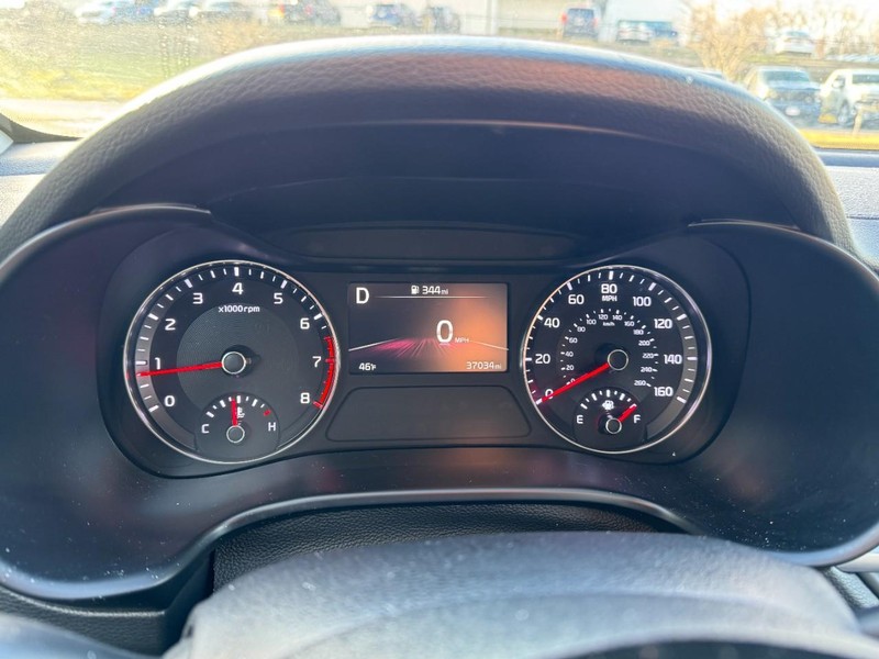 Kia Forte Vehicle Image 21