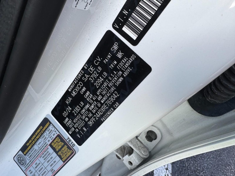 Kia Forte Vehicle Image 22