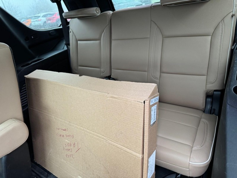 Chevrolet Tahoe Vehicle Image 12