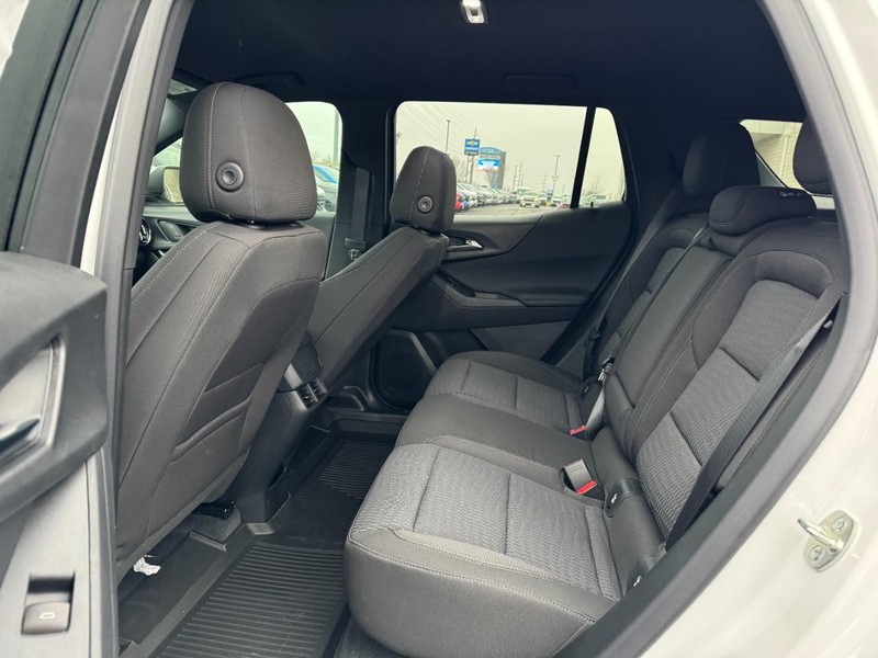 Chevrolet Equinox Vehicle Image 07