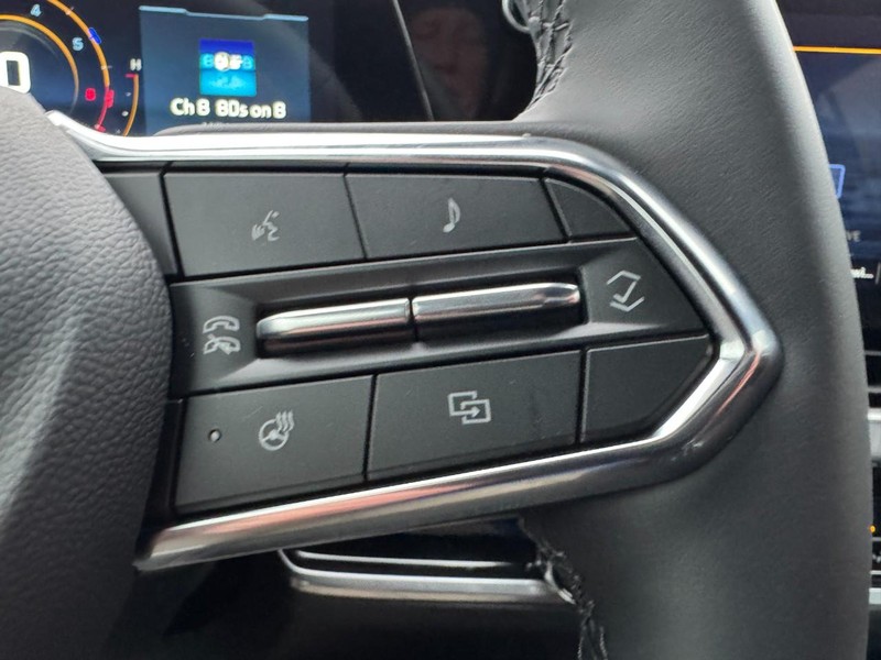 Chevrolet Equinox Vehicle Image 12