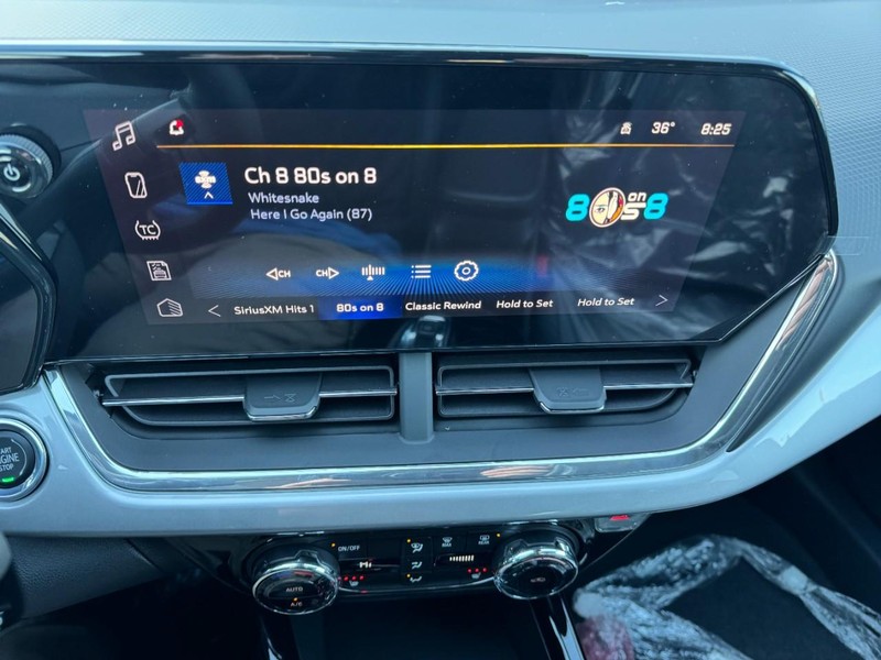 Chevrolet Trax Vehicle Image 12