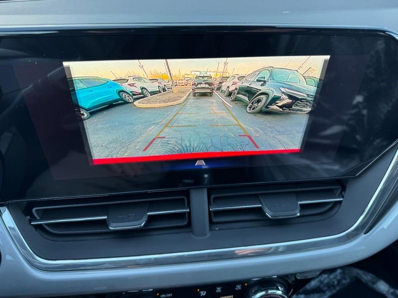 Chevrolet Trax Vehicle Image 13