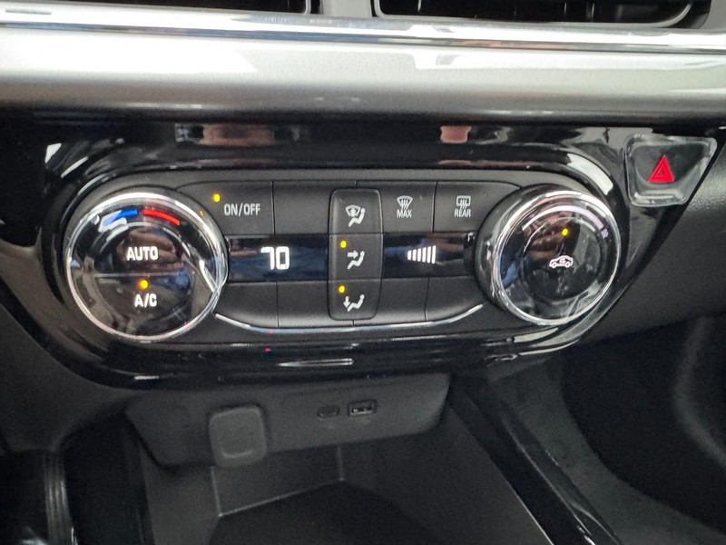 Chevrolet Trax Vehicle Image 10