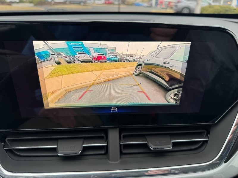 Chevrolet Trax Vehicle Image 12