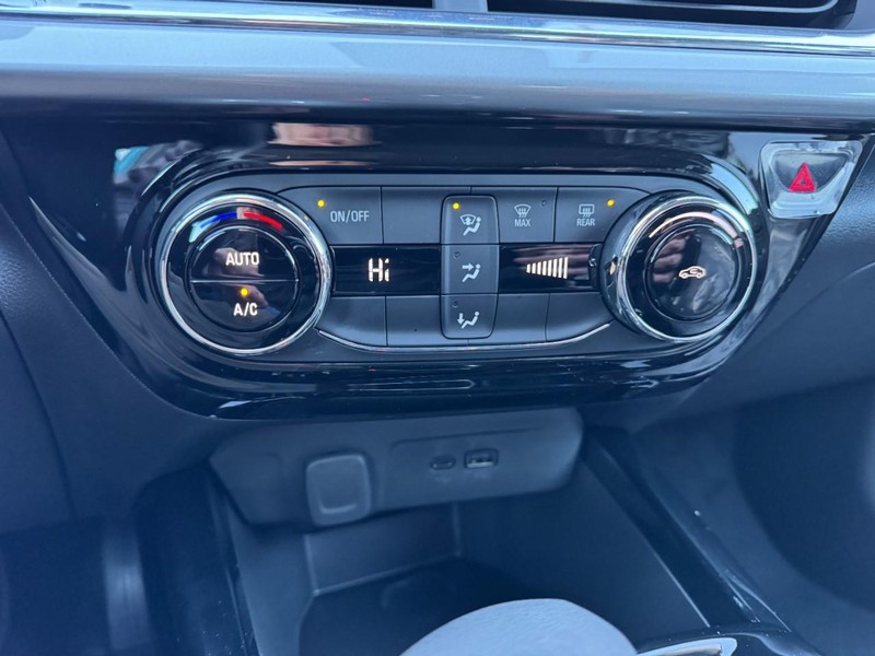 Chevrolet Trax Vehicle Image 11