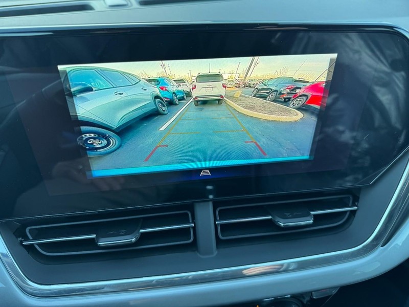 Chevrolet Trax Vehicle Image 13