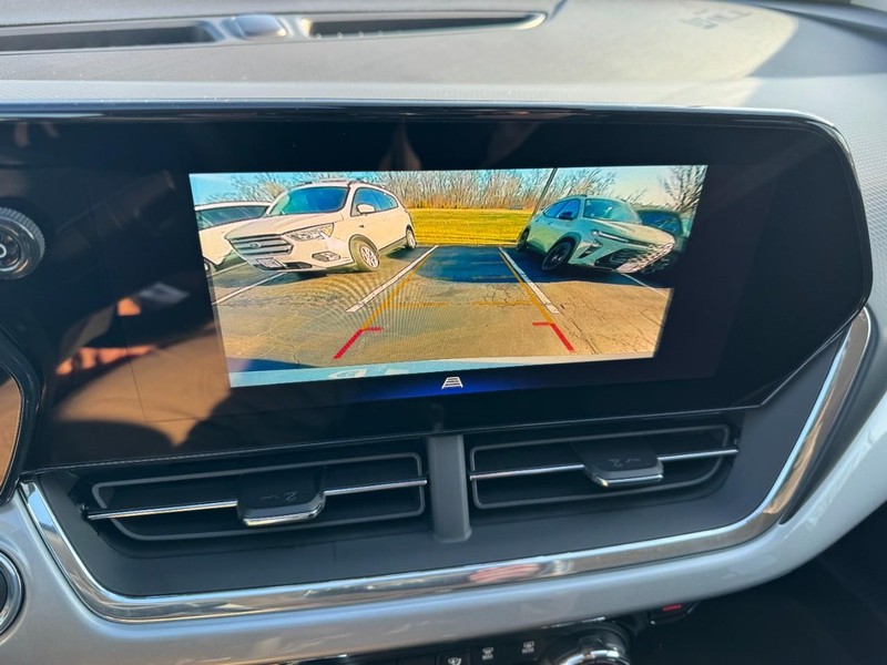 Chevrolet Trax Vehicle Image 15