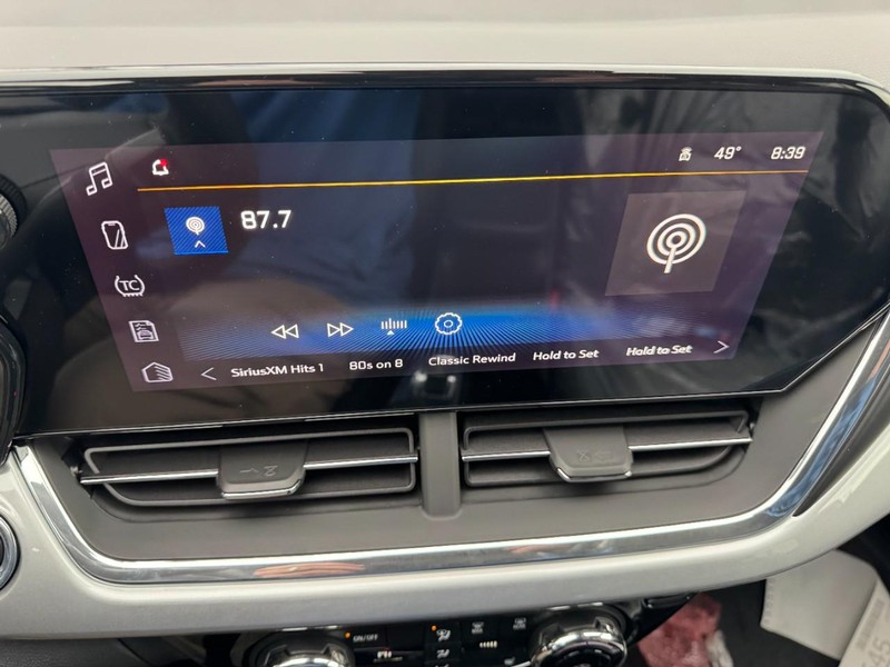 Chevrolet Trax Vehicle Image 12