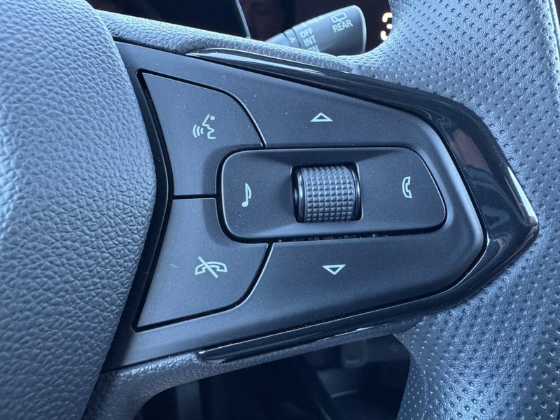 Chevrolet Trax Vehicle Image 11