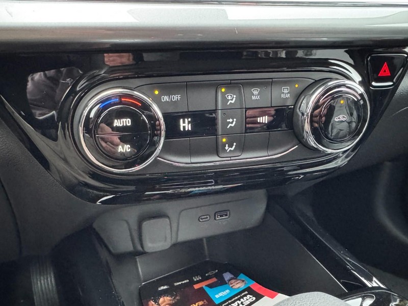 Chevrolet Trax Vehicle Image 11