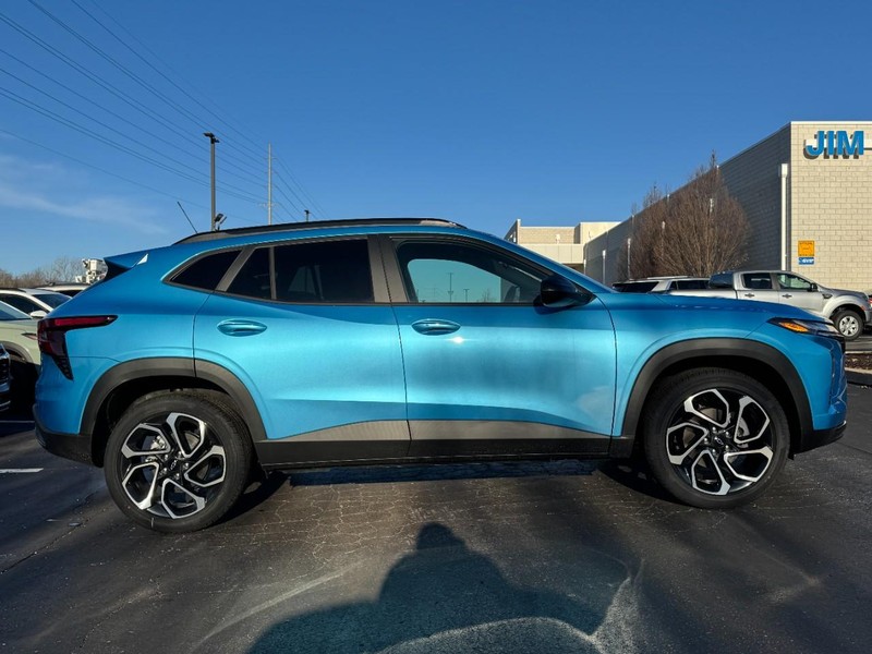 Chevrolet Trax Vehicle Image 02