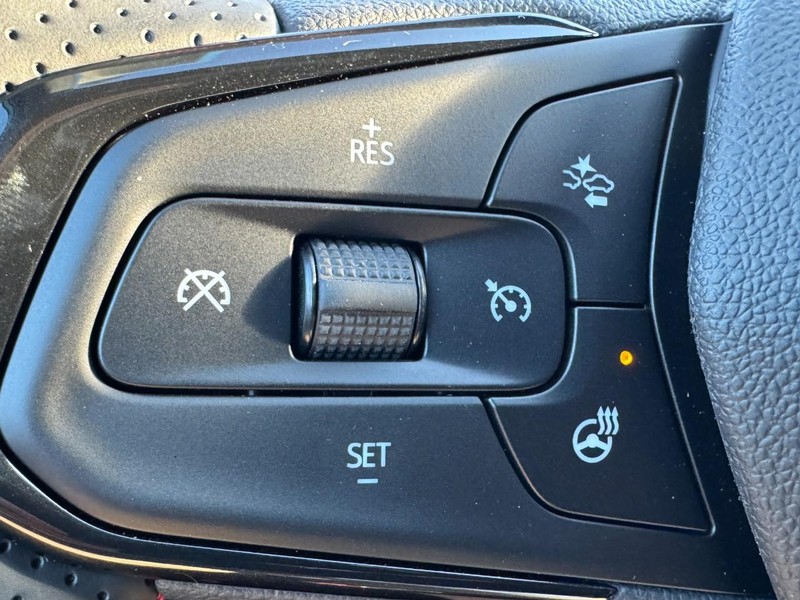 Chevrolet Trax Vehicle Image 11