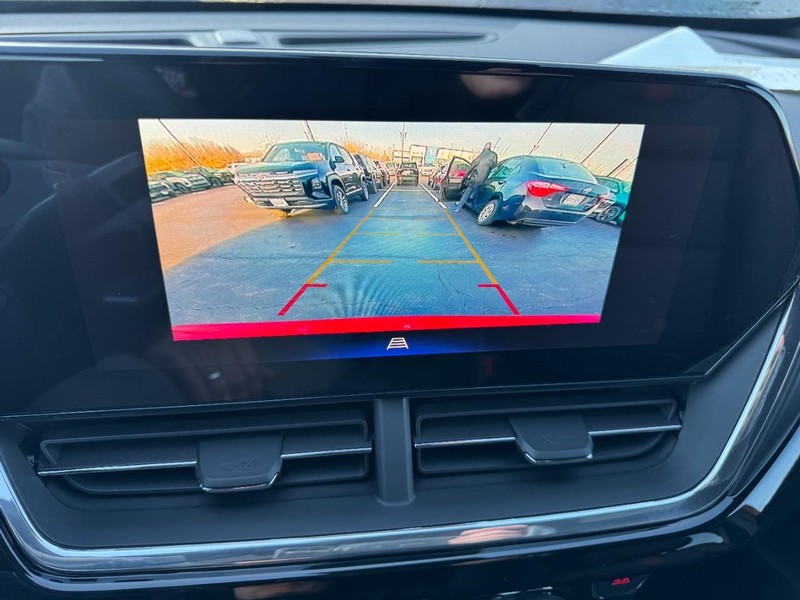 Chevrolet Trax Vehicle Image 15