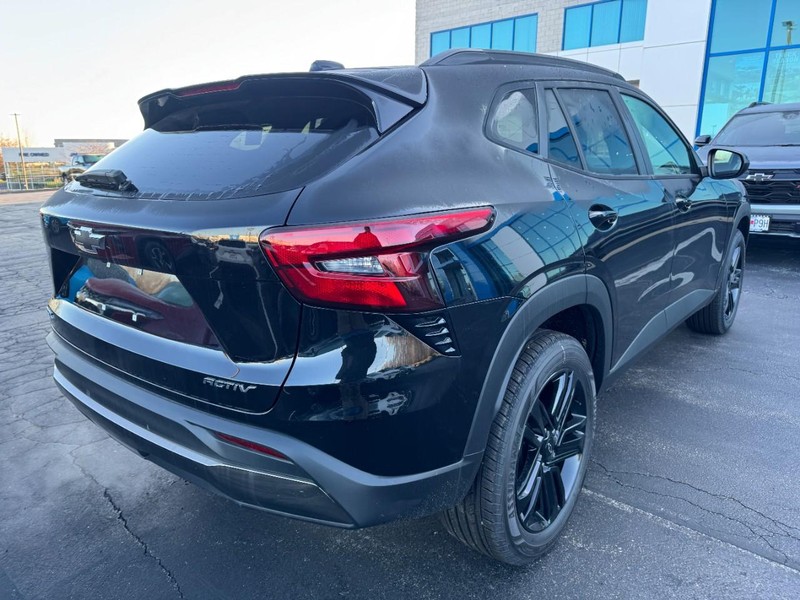 Chevrolet Trax Vehicle Image 03