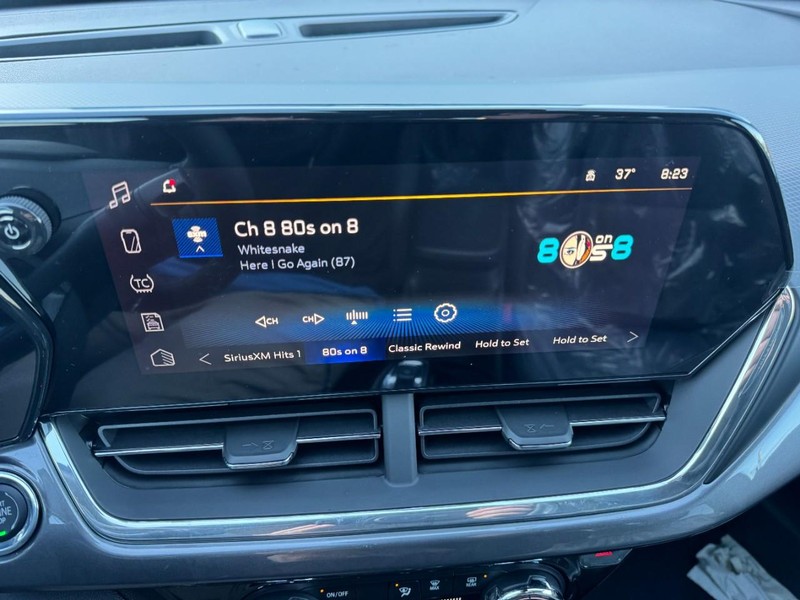 Chevrolet Trax Vehicle Image 12