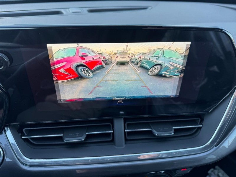 Chevrolet Trax Vehicle Image 13