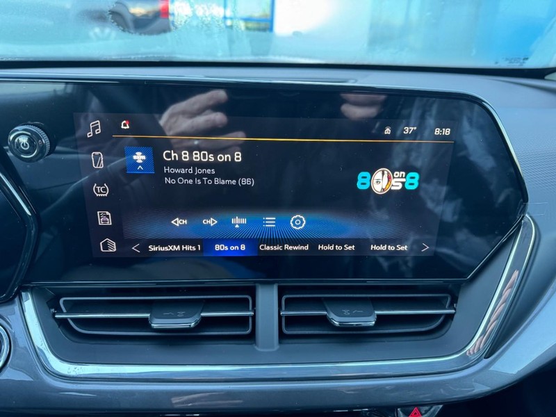 Chevrolet Trax Vehicle Image 12