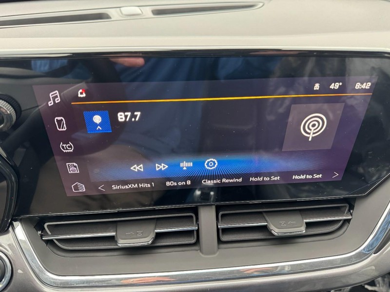 Chevrolet Trax Vehicle Image 12