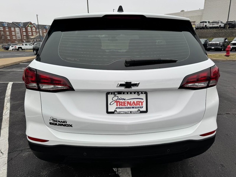 Chevrolet Equinox Vehicle Full-screen Gallery Image 04