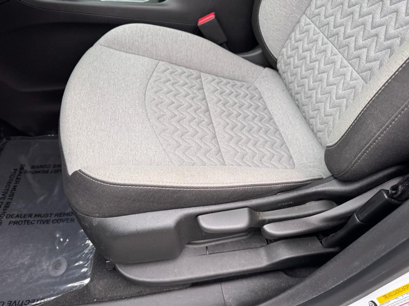 Chevrolet Equinox Vehicle Full-screen Gallery Image 14