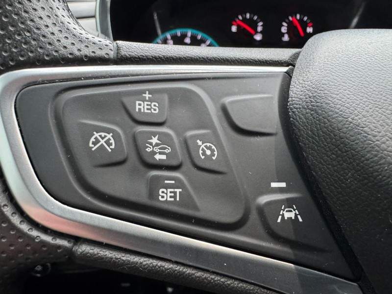 Chevrolet Equinox Vehicle Full-screen Gallery Image 16