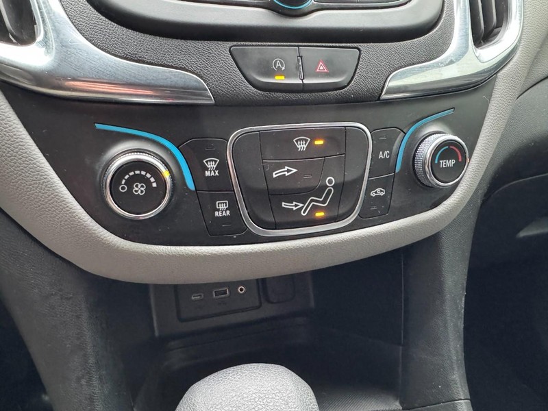 Chevrolet Equinox Vehicle Full-screen Gallery Image 18