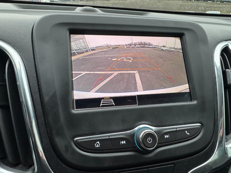 Chevrolet Equinox Vehicle Full-screen Gallery Image 20