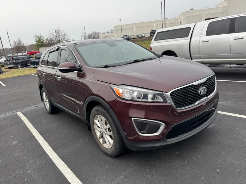 Kia Sorento Vehicle Image 03
