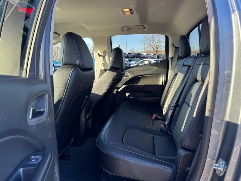 Chevrolet Colorado Vehicle Full-screen Gallery Image 10