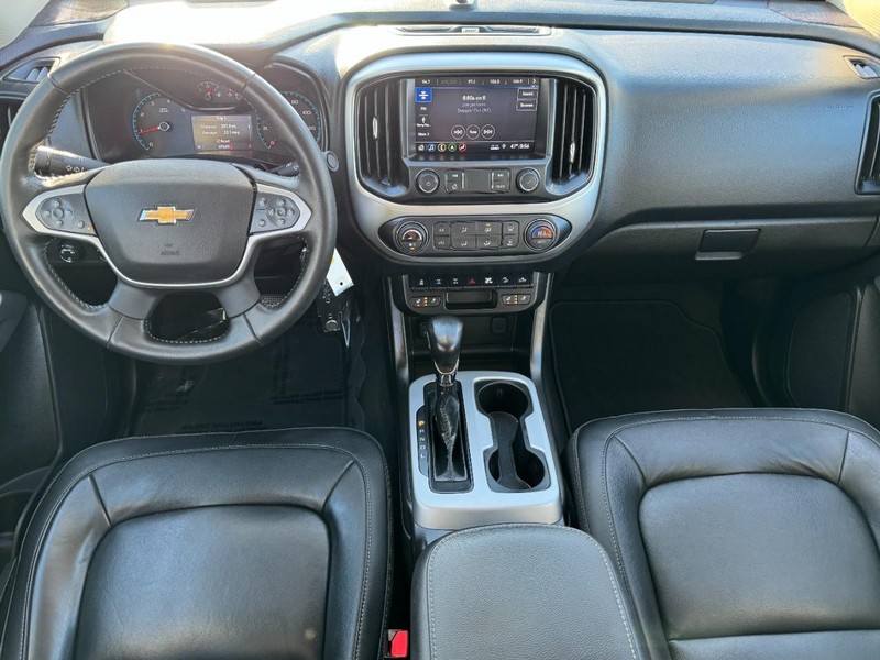 Chevrolet Colorado Vehicle Full-screen Gallery Image 11