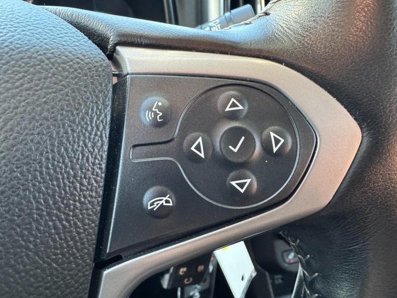 Chevrolet Colorado Vehicle Full-screen Gallery Image 18