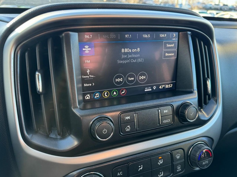 Chevrolet Colorado Vehicle Full-screen Gallery Image 21