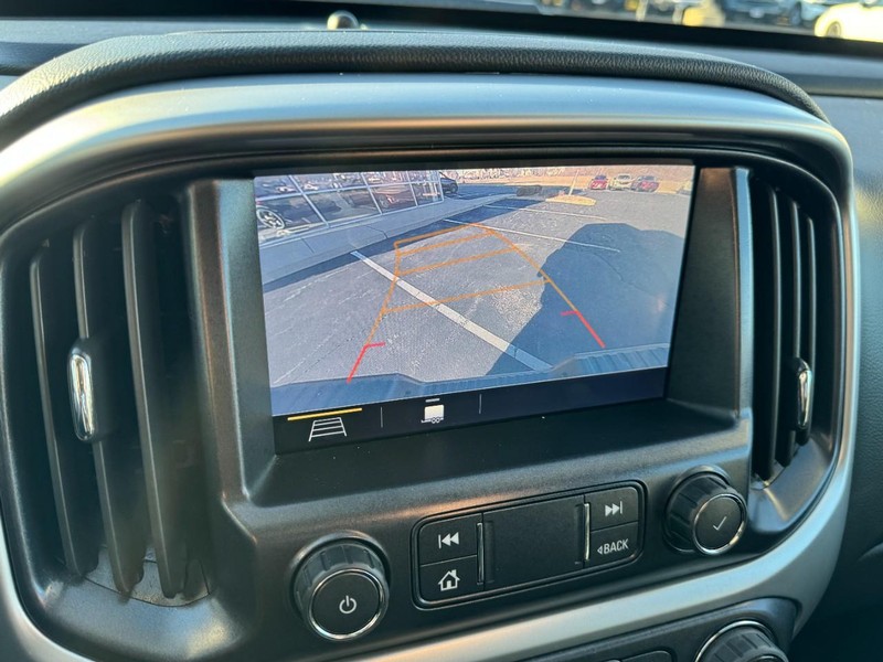 Chevrolet Colorado Vehicle Full-screen Gallery Image 23