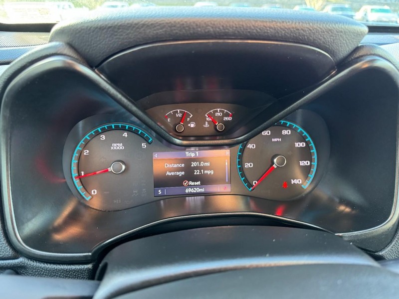 Chevrolet Colorado Vehicle Full-screen Gallery Image 24