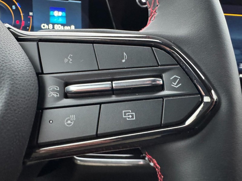 Chevrolet Equinox Vehicle Image 10