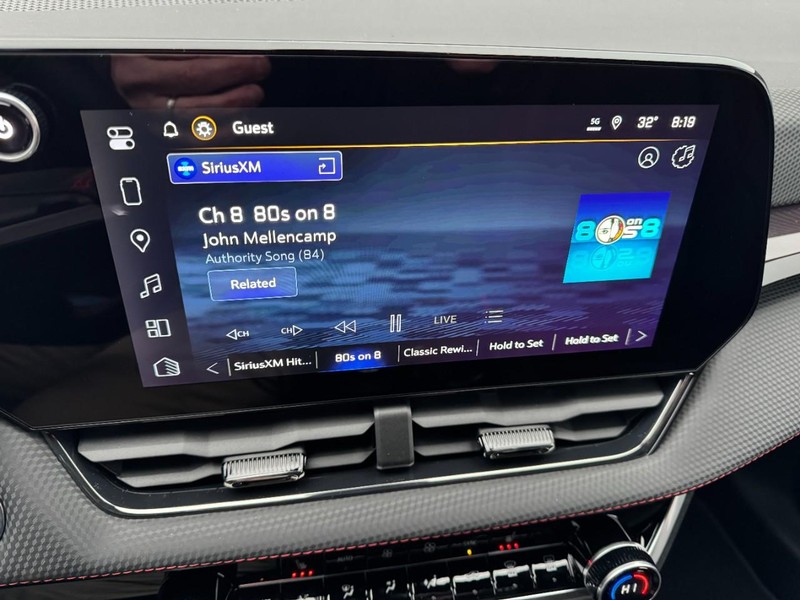 Chevrolet Equinox Vehicle Image 12