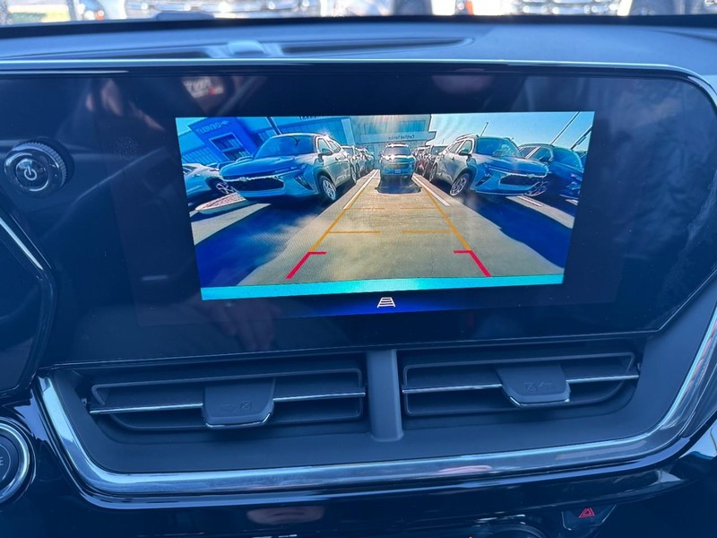 Chevrolet Trax Vehicle Image 12