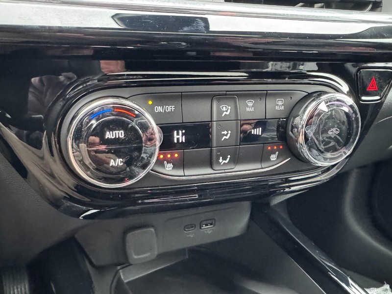 Chevrolet Trax Vehicle Image 12