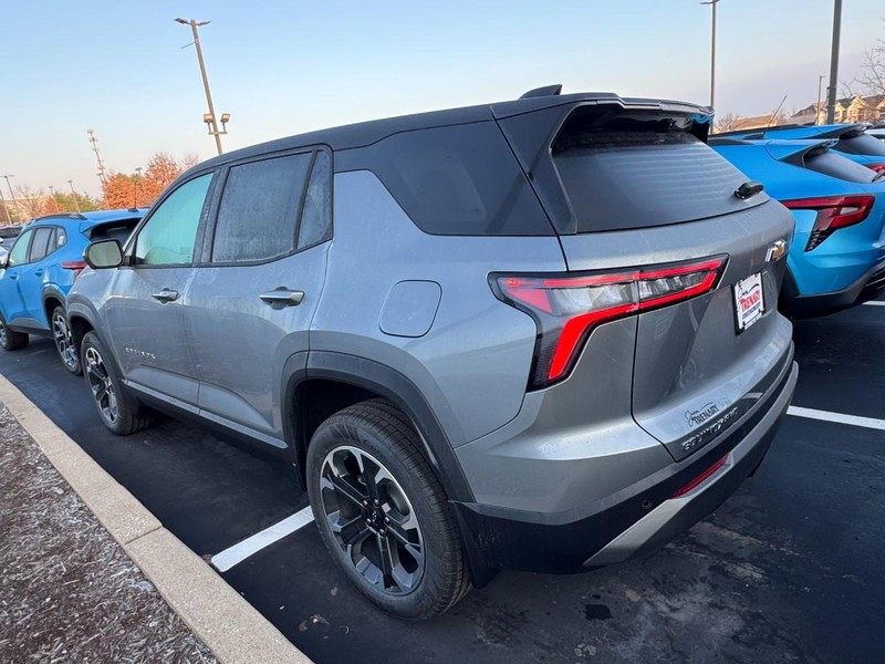 Chevrolet Equinox Vehicle Image 03