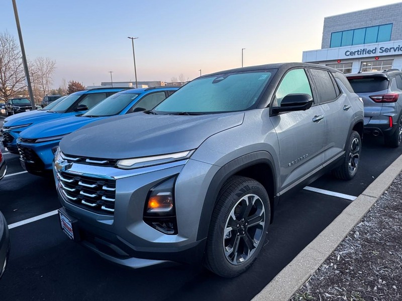 Chevrolet Equinox Vehicle Image 04