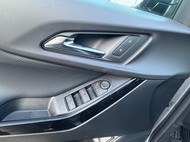 Chevrolet Equinox Vehicle Image 08