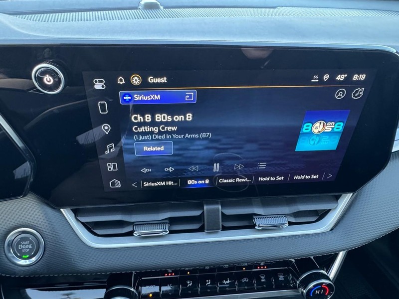 Chevrolet Equinox Vehicle Image 12