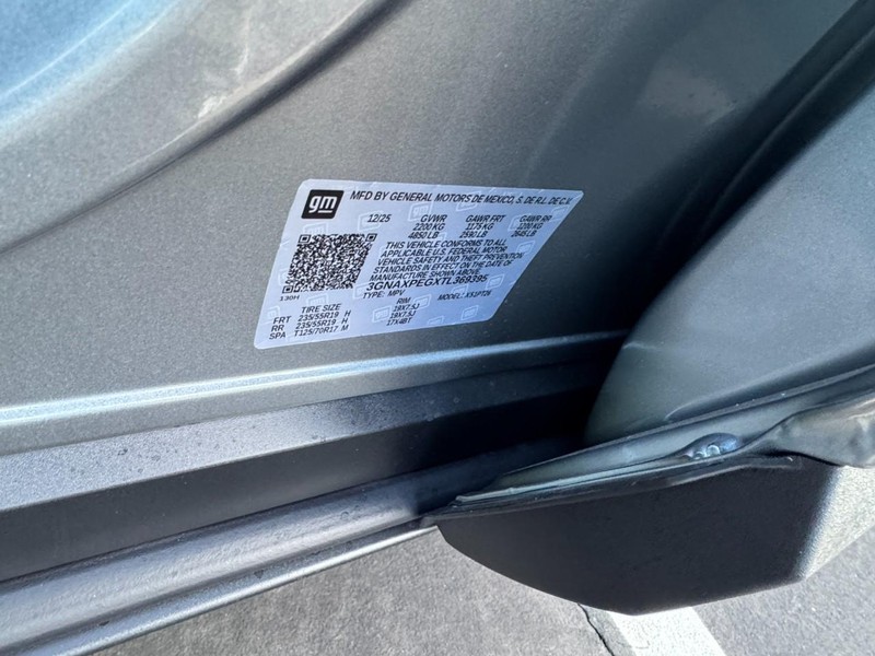 Chevrolet Equinox Vehicle Image 16