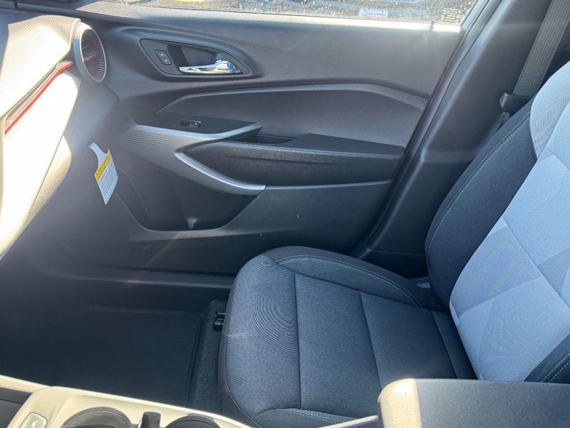 Chevrolet Trax Vehicle Image 08