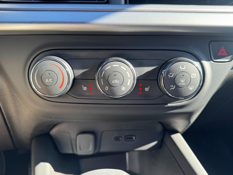 Chevrolet Trax Vehicle Image 13