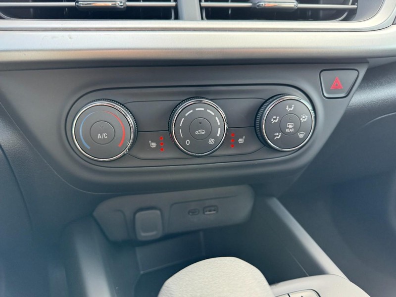 Chevrolet Trax Vehicle Image 13