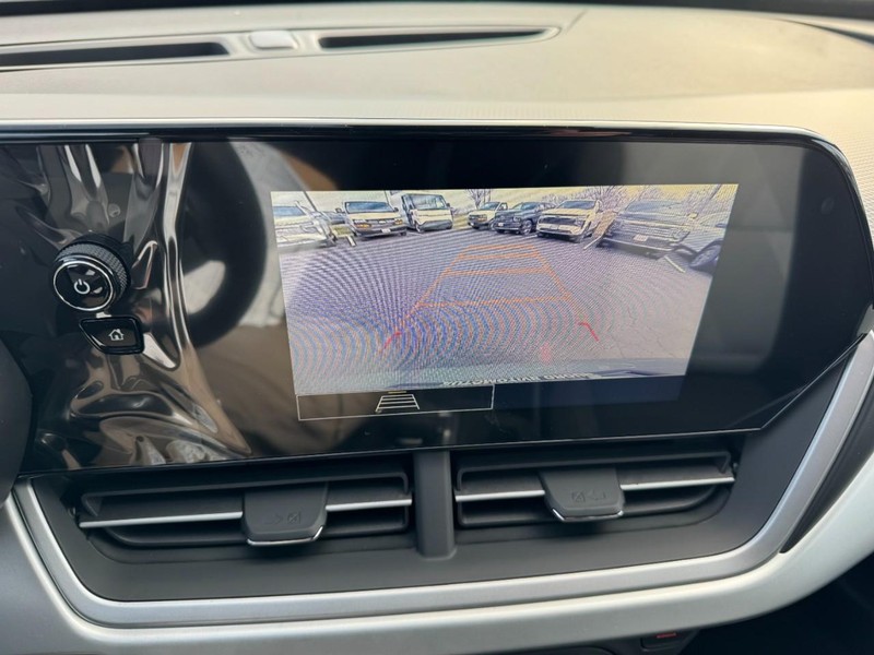 Chevrolet Trax Vehicle Image 15