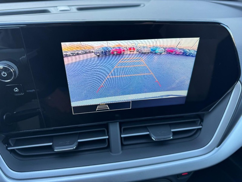 Chevrolet Trax Vehicle Image 14