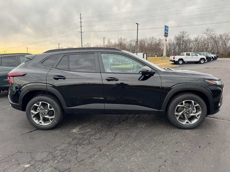 Chevrolet Trax Vehicle Image 03